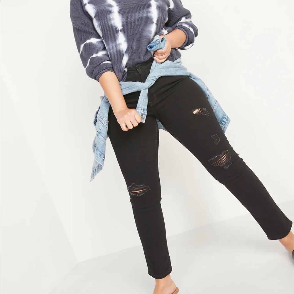 Old Navy Power Slim Straight High Rise Black Ripped Jeans (NWOT)